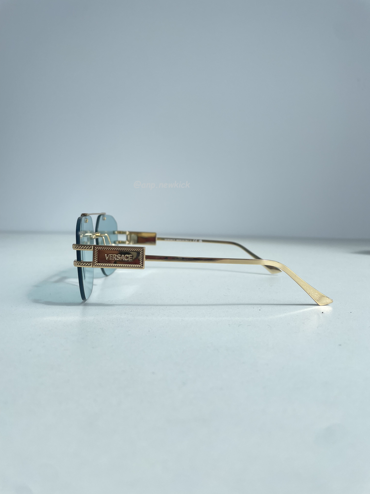 Versace Damier Plaque Sunglasses Black Gold (2) - www.newkick.vip